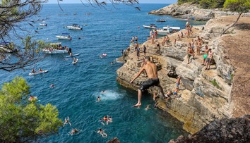 Obľúbené letoviská Slovákov trápia extrémne horúčavy. Teploty dosahujú až 41 °C