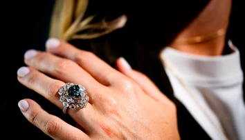 Predajná cena výrazne prekonala odhad. Modrozelený diamant „šiel“ za šialenú sumu