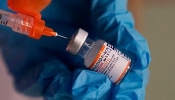 Pfizer a BioNTech spustili klinickú štúdiu vakcíny proti omikronu