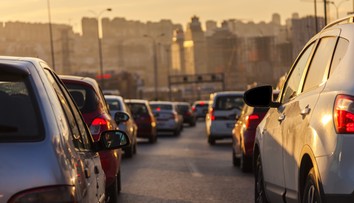 Dopravná zápcha bez stresu? Naučte sa správne zipsovať