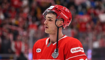 Veľký zvrat v známej kauze. Adam Ružička ostáva v KHL, no mení klub