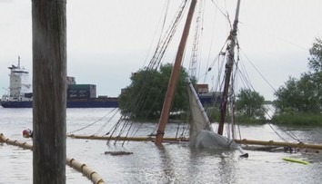 Na Labe sa zrazila historická plachetnica s nákladnou loďou. Medzi zranenými sú aj deti