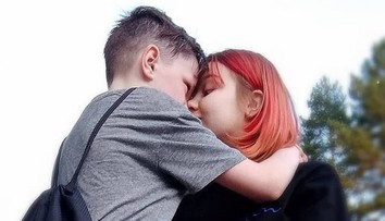 Tehotné dievča (14) je hviezdou Instagramu. Dieťa chce vychovávať s priateľom (10)