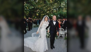 Vyčerpávajúci maratón sa skončil. Miliardár Bezos si pred zrakom svetovej smotánky vzal svoju snúbenicu