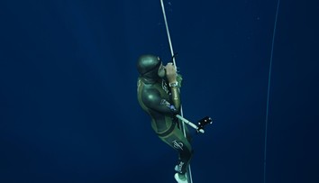 VIDEO: Slovenský freediver Martin Ruman vytvoril nový rekord. Na jeden nádych sa ponoril do hĺbky 114 metrov
