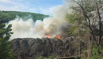 VIDEO: Panika v Prešove. Za mestom vypukol veľký požiar, hustý čierny dym videlo celé mesto