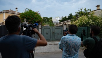 Dve malé deti našli mŕtve v rozpálenom aute. Teplota vonku presiahla 40 °C