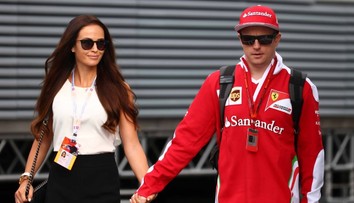 Jazdec F1 povedal áno krásnej modelke. Nevesta mala rafinovaný výstrih