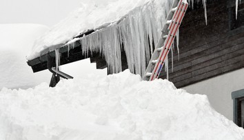 Muž z Čakajoviec spadol z rebríka a zomrel