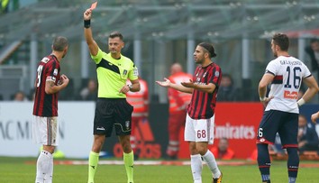 VIDEO: Videorozhodca premiérovo zaúradoval v Serii A. Odhalil Bonucciho surový zákrok