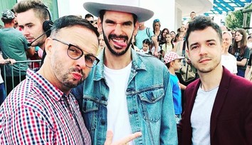 Herec ukázal priateľku. Veď je to jeho kolegyňa!