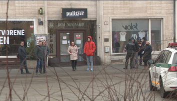 Nový majiteľ vymenil zámok. Do známej budovy Domu novinárov v Bratislave sa nevie nikto dostať