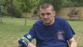 Dušan ostal po skoku do bazéna na vozíku. Rehabilitáciu musel hľadať v Česku, u nás spinálne jednotky chýbajú