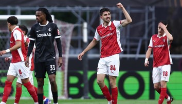 Anglické derby v Európe pre Nottingham. Braga zahodila pokutový kop, udrela v nadstavenom čase