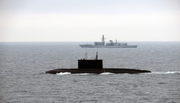 Moskva tvrdí, že všetko išlo podľa plánu. Ruská ponorka, ktorú prezradila porucha, sa stala terčom vtipov šéfa NATO