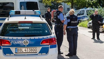 Chlapec sa pokúsil odpáliť bombu s klincami na trhoch. Jeho vek vás zaskočí