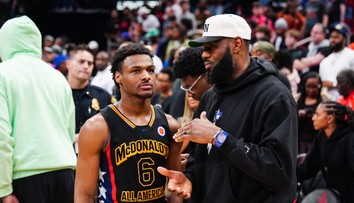 Historický moment v NBA: Lakers draftovali Bronnyho Jamesa, prvýkrát si môže otec zahrať so synom