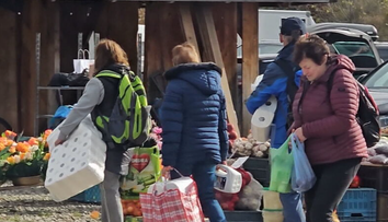 Nákupný raj tesne za hranicami: Slováci tam míňajú stovky eur, naši obchodníci im závidia