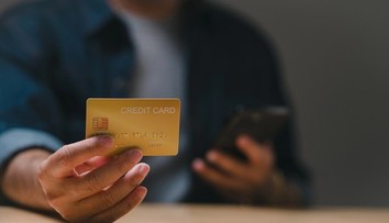 Podvodníci útočia čoraz sofistikovanejšie. Odborník radí, kedy spozornieť