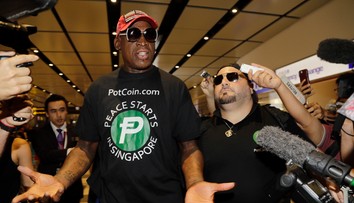 Rodman pricestoval do Singapuru, kde chce podporiť historický summit