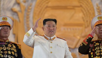 KĽDR sužujú horúčavy, obyvateľom má pomôcť zvláštny pokrm. Trpieť je ochotný aj Kim Čong-un, hlásia médiá