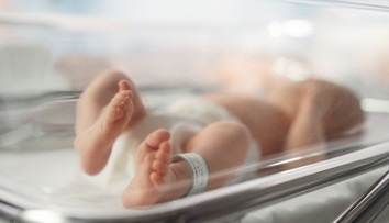 Iba trojmesačné bábätko zomrelo po užití vitamínu. Pitva priniesla šokujúce rozuzlenie