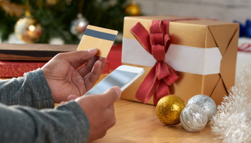 Vianočné úvery môžu byť pasca: Odborník vysvetľuje, čo Slováci najčastejšie robia zle