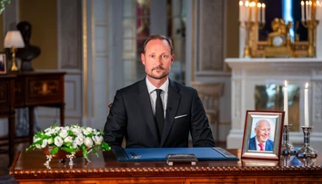„Teraz je rad na mne.“ Nový nórsky kráľ prehovoril k národu, pri slovách o rodičoch zadržiaval slzy