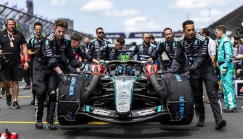 Šesťkrát si vymenili vedenie, celkom zábava, vravel Hamilton. Šprint v Číne ovládol bezchybný Russell