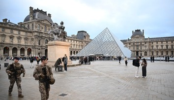 Ďalší malér v Louvri. Únik vody poškodil stovky kníh v oddelení egyptských starožitností
