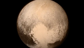 Presne pred 20 rokmi Pluto vyradili zo zoznamu planét. Tému chce medzi vedcov vrátiť šéf NASA