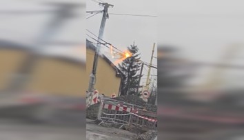 VIDEO: Ojedinelá porucha v Prešove. Trolejové vedenie sa vznietilo