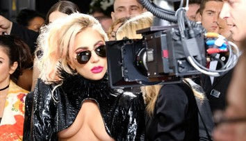 Móda z Grammy: Gaga ako z pornofilmu, prekrásna Rihanna