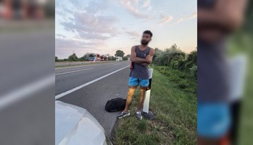FOTO: Peši z Viedne do Brna rovno po diaľnici. Muža (29) neodradil ani zásah polície