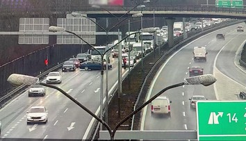Dopravná nehoda na D1 v Bratislave: Všetky jazdné pruhy sú blokované