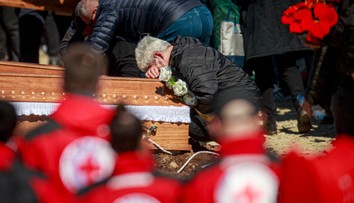 V Severnom Macedónsku začali pochovávať obete požiaru. Stopy vyšetrovateľov vedú aj k exministrovi