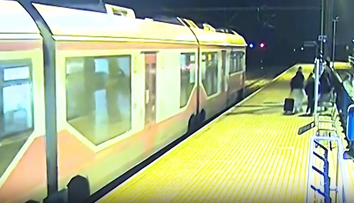 Odborník si pozrel nové video zo zrážky vlakov v Pezinku. Upozorňuje na fatálnu chybu