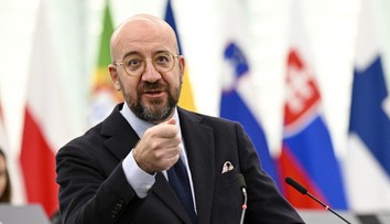 Šéf Európskej rady sarkasticky zablahoželal Putinovi k víťazstvu hneď v prvý deň volieb