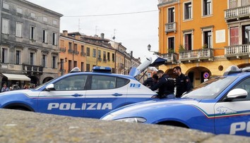 Nepochopiteľná rodinná tragédia: Matka (46) skočila z balkóna s tromi deťmi