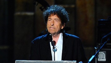 Bob Dylan si nakoniec prevezme Nobelovu cenu