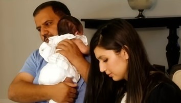 Príbeh bábätka, ktoré na kábulskom letisku zachránil vojak: Poznáme jeho ďalší osud