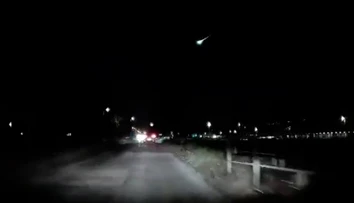 VIDEO: Oblohu nad západným Slovenskom rozžiaril padajúci objekt. Pozrite si, ako vyzeral