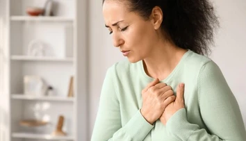 Infarkt nemusí začať bolesťou na hrudi. Ženy často prehliadnu tieto varovné signály