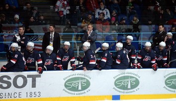 MS v hokeji do 18 rokov: Američania vo finále zdolali Fínov 4:2