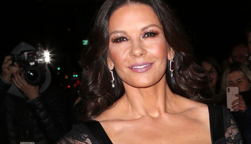 Catherine Zeta-Jones v spoločnosti s dcérou. Ako 14-ročné dievčatko rozhodne nevyzerá
