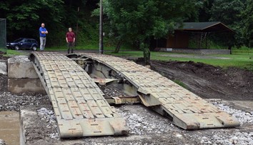 Zubné už nie je odrezané od sveta, vojenskí ženisti cez rieku osadili provizórny most