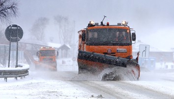 Môžete predbehnúť sypač? Pravidlá, ktoré by mal poznať každý vodič (+ FOTO)