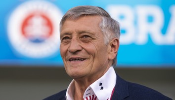 Porazil Rusov a musel ísť dohola, mal byť trénerom Slovenska. Na obed to so zväzom dohodli, večer sa vec zmenila (príbeh)