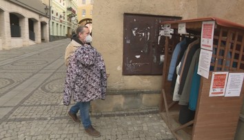 V Prešove nie je zima nikomu. Priamo z ulice si ľudia môžu vziať zachované zimné bundy a kabáty