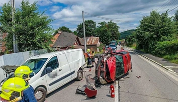 Vážna nehoda na východe Slovenska. Zranili sa štyria ľudia
